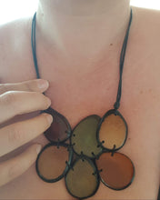 Load image into Gallery viewer, Peruvian Tagua necklace