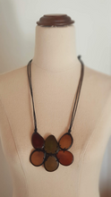 Load image into Gallery viewer, Peruvian Tagua necklace