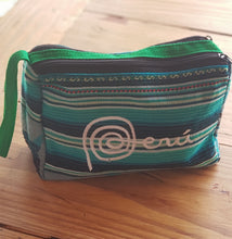 Load image into Gallery viewer, Peruvian cosmetic bags
